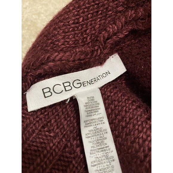 BCBG Generation Womens Burgundy Beanie Knit Hat Cap Pom Pom Faux Fur One Size - Picture 2 of 9